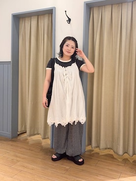 「LOWRYS FARM（ローリーズファーム）のカンドウフィットＫｎｉｔサンダル 637889（サンダル、ブラック系）」を使った、aikaさん（レディース・147cm）の春コーディネート