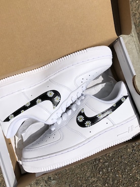 「NIKE（ナイキ）のアイテム（スニーカー、ホワイト系）」を使った、stone1customさん（レディース）の秋コーディネート