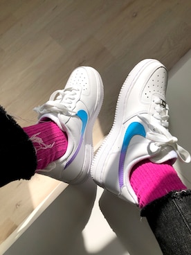 「NIKE（ナイキ）のアイテム（スニーカー、ホワイト系）」を使った、stone1customさん（レディース）の秋コーディネート