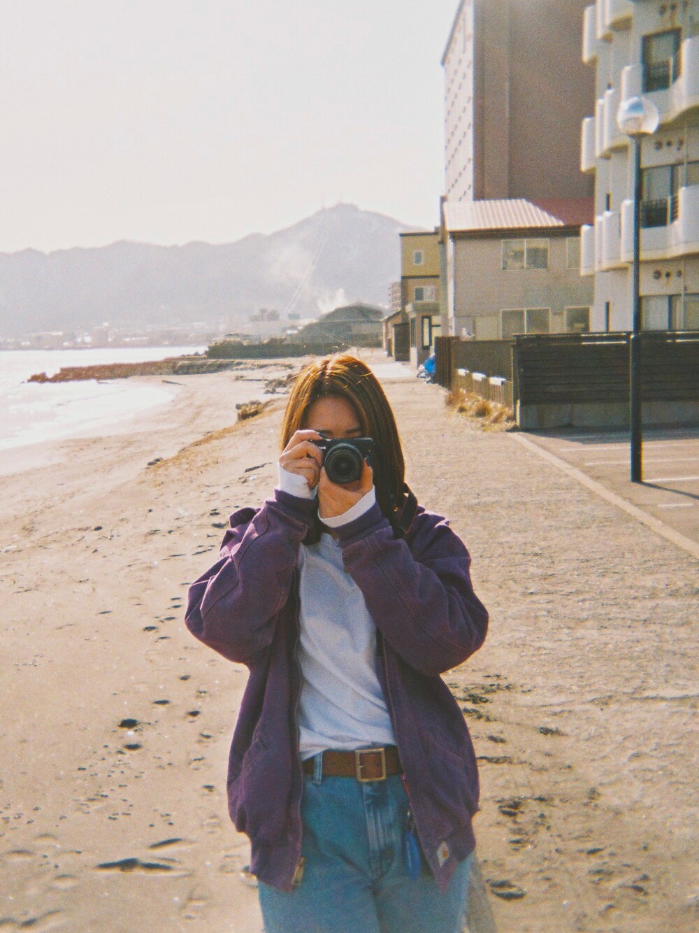 「carhartt、patagonia、Wangler、カメラ女子、ストリート女子」｜「patagoniaのアイテム（トップス、ホワイト系）」を使った、chipipanmanさん（レディース・162cm）の秋コーディネートの1枚目の写真
