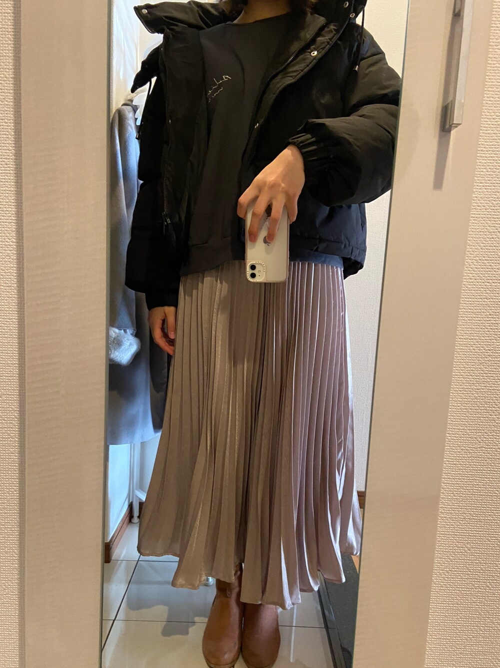 「RETRO GIRLのビンテージサテンプリーツスカート（スカート、ピンク系）」を使った、ano15sugar15さん（レディース・163cm）の秋コーディネートの1枚目の写真