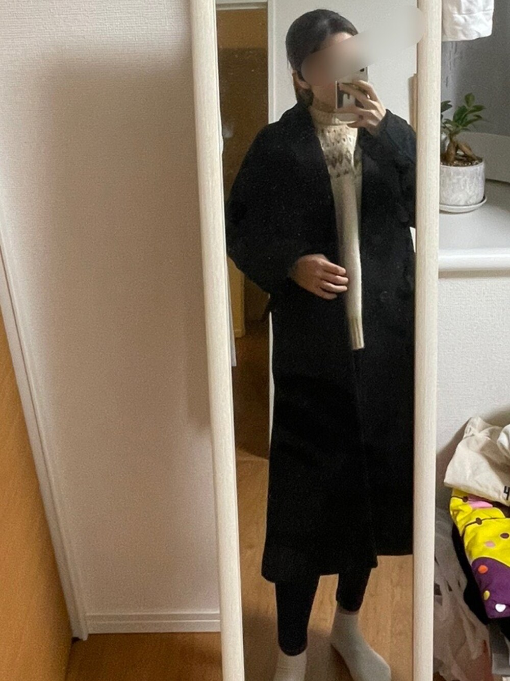 「大人カジュアル、秋コーデ、おしゃれさんと繋がりたい、パンツスタイル、大人コーデ、ニット/セーター、オトナ女子、ベージュ、冬コーデ、きれいめカジュアル、チェスターコート、へザー、moussy」｜「Heatherのアイテム（デニムパンツ、その他）」を使った、こここ。さん（レディース・165cm）の秋コーディネートの1枚目の写真