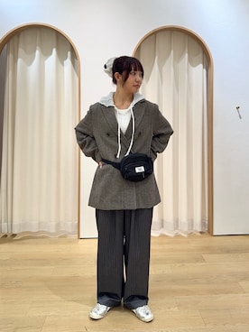 「アイテム（ボディバッグ/ウエストポーチ）」を使った、かえでさん（レディース・156cm）の秋コーディネート