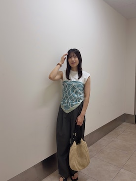 「SMELLY(スメリー)のアソートパターンスカーフ(バンダナ/スカーフ、ブルー系)」を使った、aikaさん(レディース・163cm)の夏コーディネート