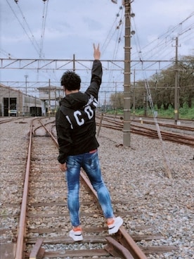 「DSQUARED2（ディースクエアード）のアイテム（ナイロンジャケット）」を使った、yohさん（メンズ・184cm）の秋コーディネート