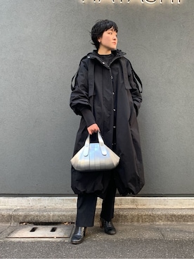 「HIROKO HAYASHI（ヒロコハヤシ）のOSSO（オッソ）2Wayハンドバッグ（ハンドバッグ、シルバー系）」を使った、iw_HHさん（レディース・160cm）の冬コーディネート