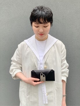 「HIROKO HAYASHI（ヒロコハヤシ）のLEO NECESSARIO（レオ ネチェサリオ）長財布ミニ（財布、ブラック系）」を使った、iw_HHさん（レディース・160cm）の春コーディネート