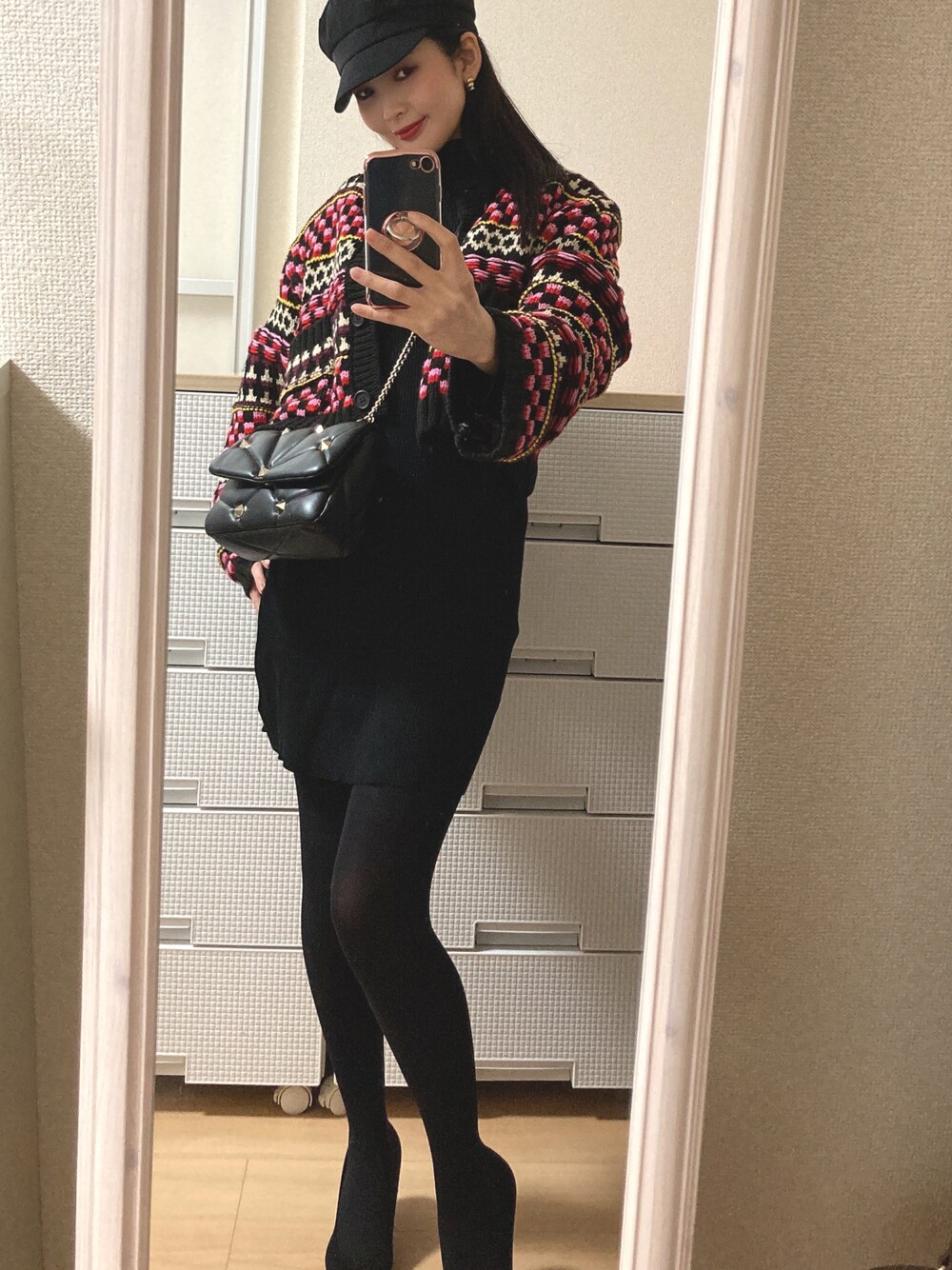 「カジュアル、きれいめカジュアル、ニット、ZARA、タイトワンピース、ブラック、カーディガン、パンプス、帽子、GRL、プチプラ、タートルネック」｜「OPAQUE.CLIPのアイテム（キャスケット、ブラック系）」を使った、pekoさん（レディース・158cm）の冬コーディネートの1枚目の写真