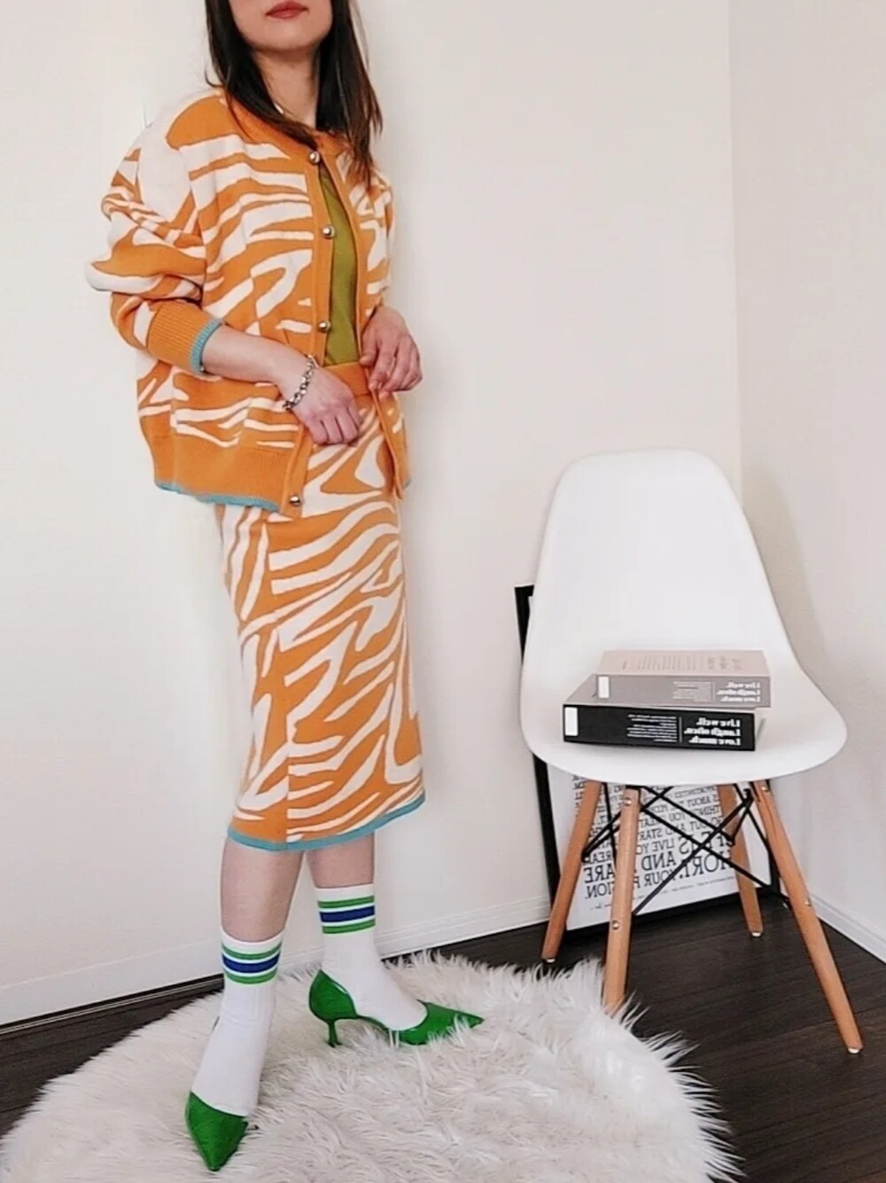 「大人カジュアル、シンプル、#春コーデ、カジュアルコーデ、大人女子、低身長女子、春、セットアップスタイル、セットアップ　着回し、きれいめカジュアル、フォローミー、フォロー、イイネ、お気に入り登録お願いします♡、mivialoca」｜「mi via locaの【セットアップ】前後2WAY柄ジャガードカーディガン（カーディガン/ボレロ、イエロー系）」を使った、emiさん（骨格ストレート・レディース・154cm）の春コーディネートの1枚目の写真