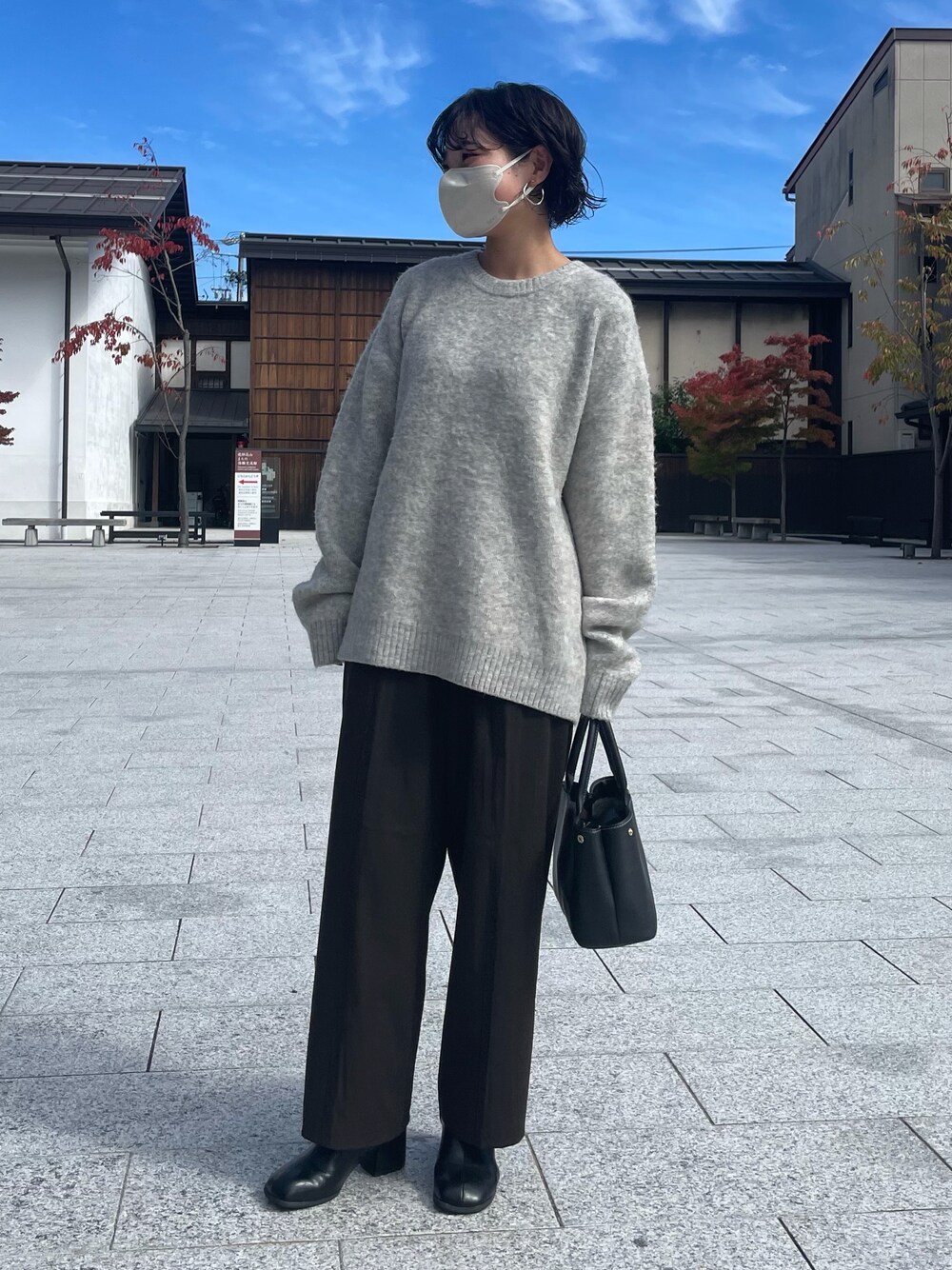 「WEARハロウィン2022、秋のコーデ、オトナカジュアル、カジュアルコーデ、大人女子、秋、プチプラコーデ、低身長、楽チンコーデ、いいね、save、フォローお願いします🤑、オーバーサイズ、ユニクロ、ユニクロコーデ」｜「UNIQLOのアイテム（パンツ、ブラウン系）」を使った、Nanasaさん（レディース・155cm）の秋コーディネートの1枚目の写真