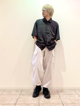 「白カーゴパンツ」｜しゅんさん（メンズ・167cm）の夏コーディネート