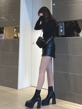 「GYDA（ジェイダ）のフェイクレザー スカートライクショートパンツ（スカート）」を使った、みうさん（レディース・155cm）の秋コーディネート