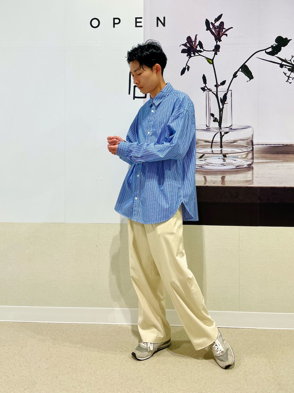 「RAGEBLUEのアイテム（シャツ/ブラウス、ブルー系）」を使った、たつきさん（メンズ・176cm）の春コーディネートの1枚目の写真