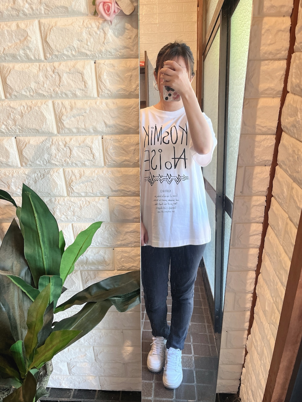 「今日のコーデ、コラボTシャツ、GU、アンダーカバー、プチプラ、プチプラコーデ、おしゃれさんと繋がりたい」｜「GUのアイテム（Tシャツ/カットソー、ホワイト系）」を使った、HITOMI61さん（レディース・157cm）の夏コーディネートの1枚目の写真