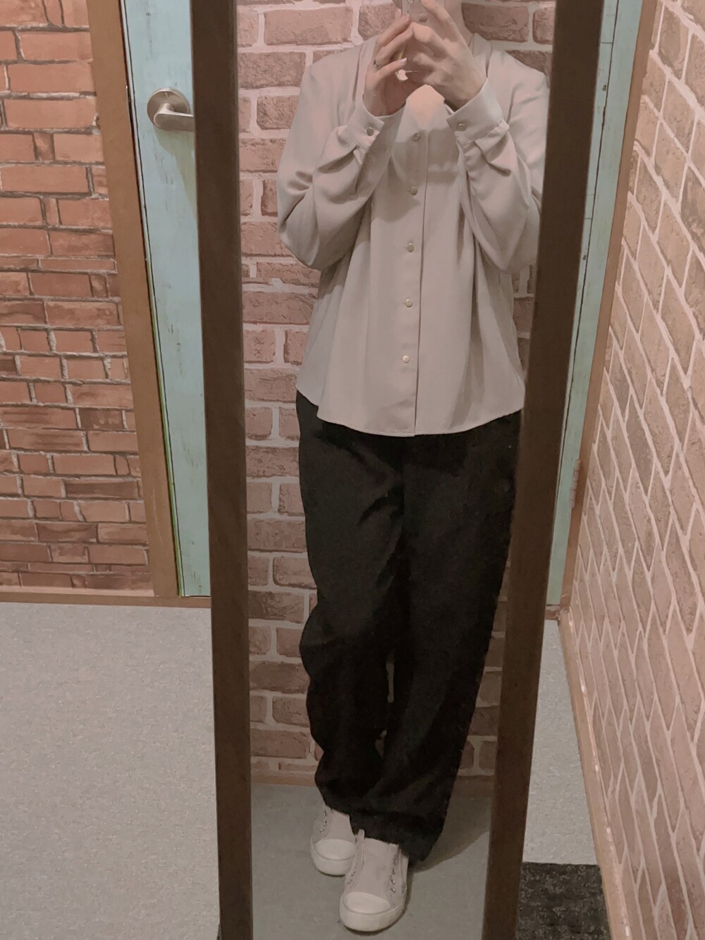 「今日のコーデ、仕事コーデ、春、春コーデ、大人女子、低身長女子、低身長コーデ、低身長好きと繋がりたい、いいね、save、フォローお願いします🤑、フォローお願いします、フォロー返します、フォロー、イイネ、お気に入り登録お願いします♡」｜「しまむらのアイテム（スラックス、ブラック系）」を使った、HITOMI61さん（レディース・157cm）の春コーディネートの1枚目の写真