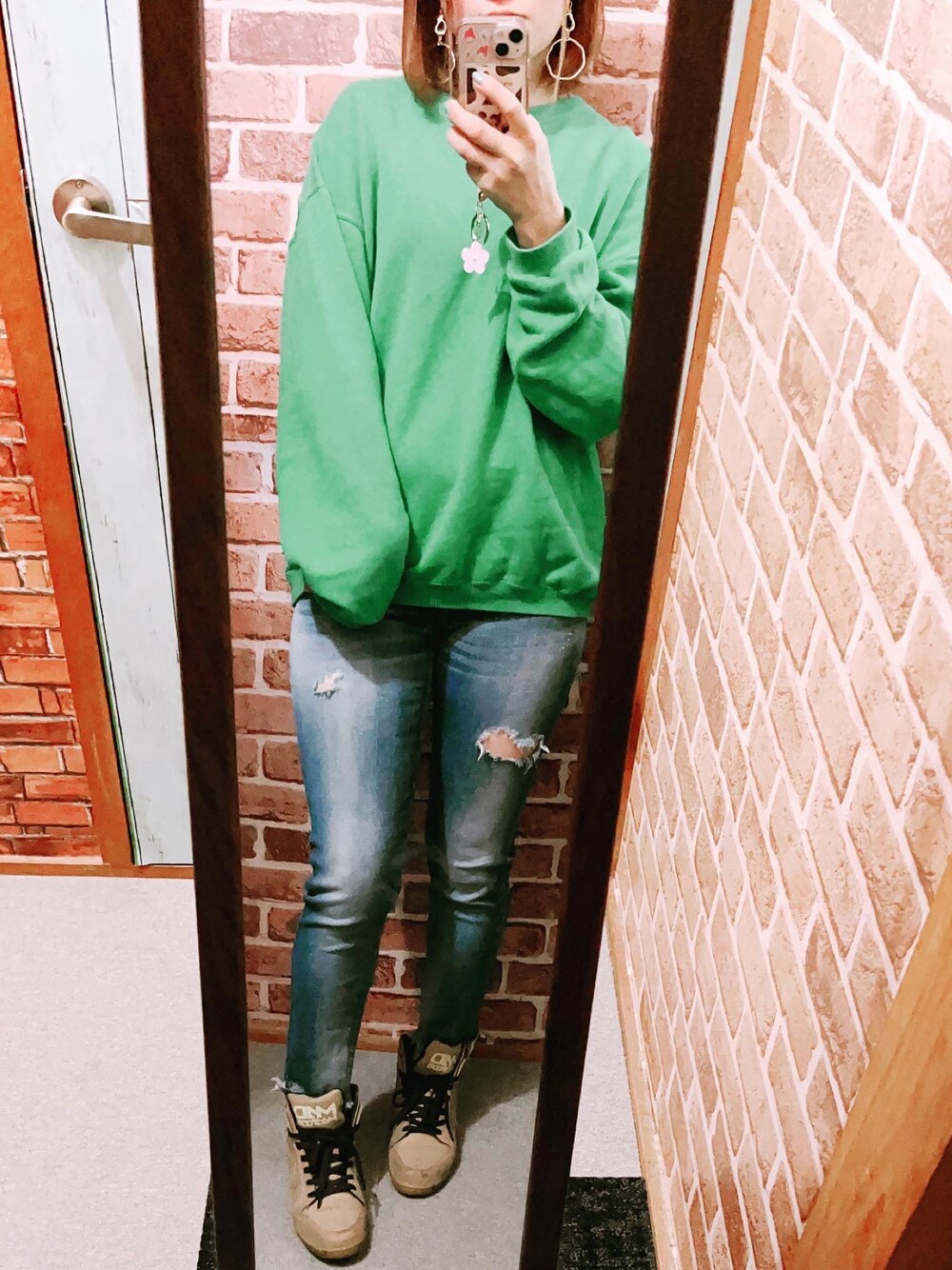 「お出かけコーデ、春、オトナカワイイ、大人女子、プチプラコーデ、30代コーデ、低身長コーデ、いいね、save、フォローお願いします🤑、フォローお願いします、フォロー返します、フォロー、イイネ、お気に入り登録お願いします♡」｜「no brandのアイテム（スウェット、グリーン系）」を使った、HITOMI61さん（レディース・157cm）の春コーディネートの1枚目の写真