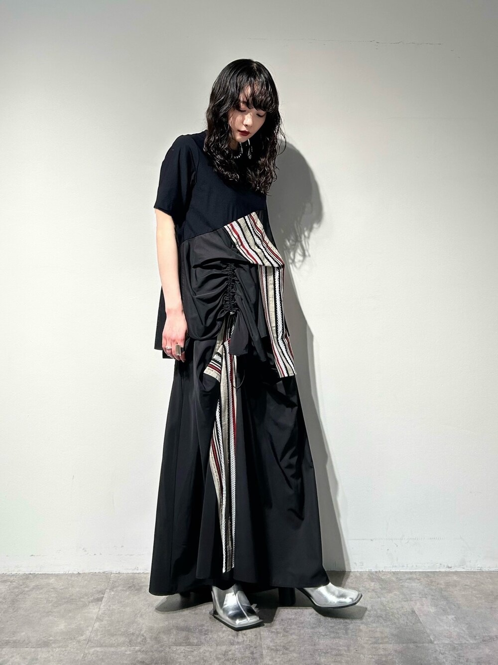 トーションレースタックスカートを使った人気ファッション