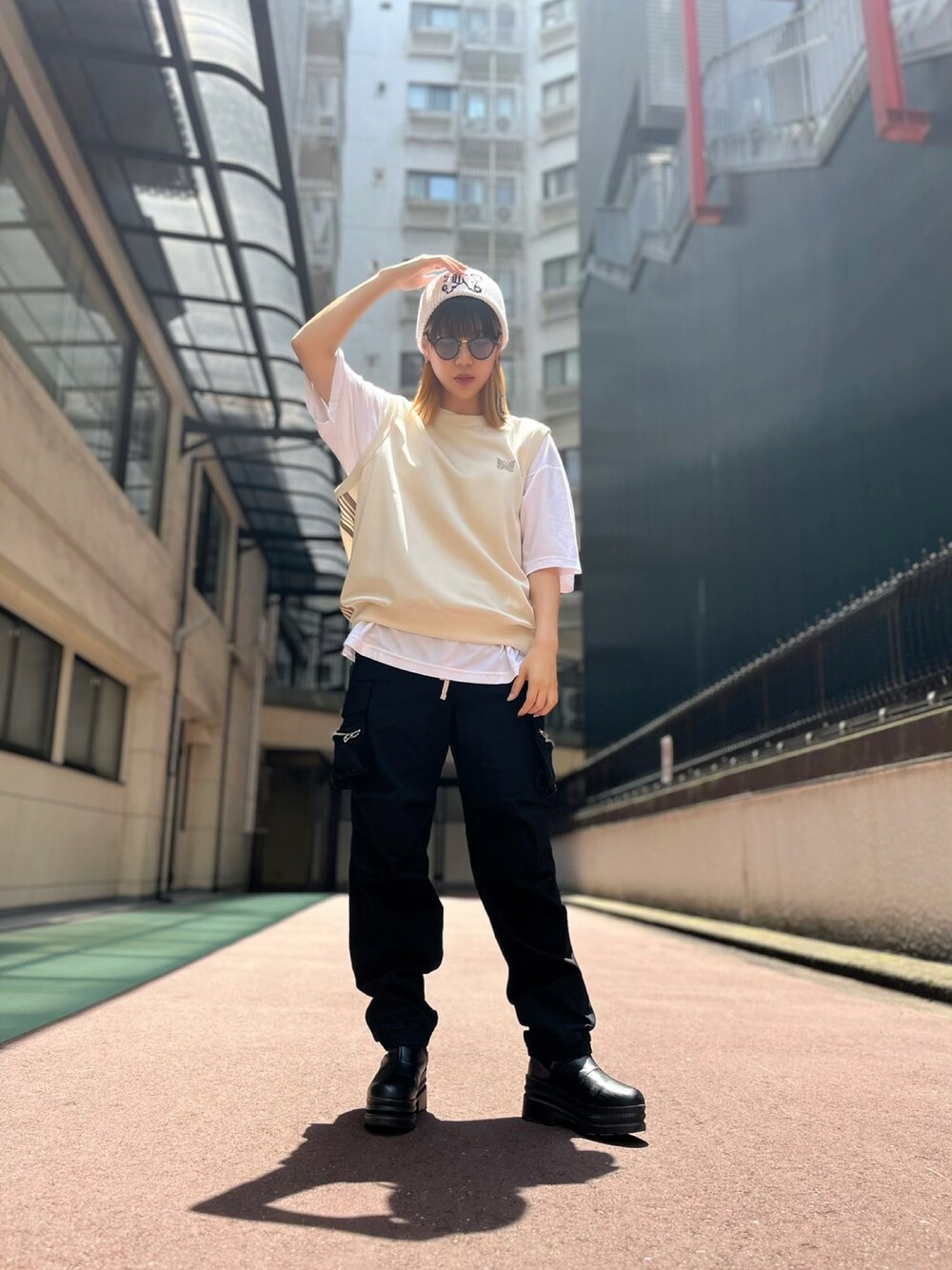 「夏、今日のコーデ、ootd、パンツコーデ、ゆるコーデ、オーバーサイズ、夏ファッション、モノトーン、NEEDLES、DankeSchon、PALM ANGELS、A.D.S.R.」｜「Palm Angelsのアイテム（帽子、ホワイト系）」を使った、ひきちさん（レディース・166cm）の夏コーディネートの1枚目の写真