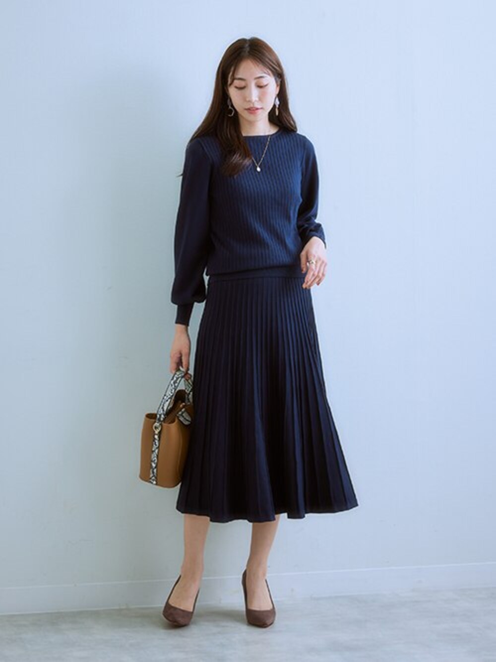 「セットアップ、モデル、春コーデ、通勤コーデ、レギュラー、15度、レディースファッション」｜「7days Life StylingのAラインフレアスカート（スーツスカート、ブルー系）」を使った、nissen Ladies Modelsさん（レディース・164cm）の冬コーディネートの1枚目の写真
