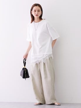 「nissen（ニッセン）の２点セット（レースレイヤード風Ｔシャツ＋リネンライクタックパンツ）（Tシャツ/カットソー、ホワイト系）」を使った、nissen Ladies Modelsさん（レディース・169cm）の夏コーディネート