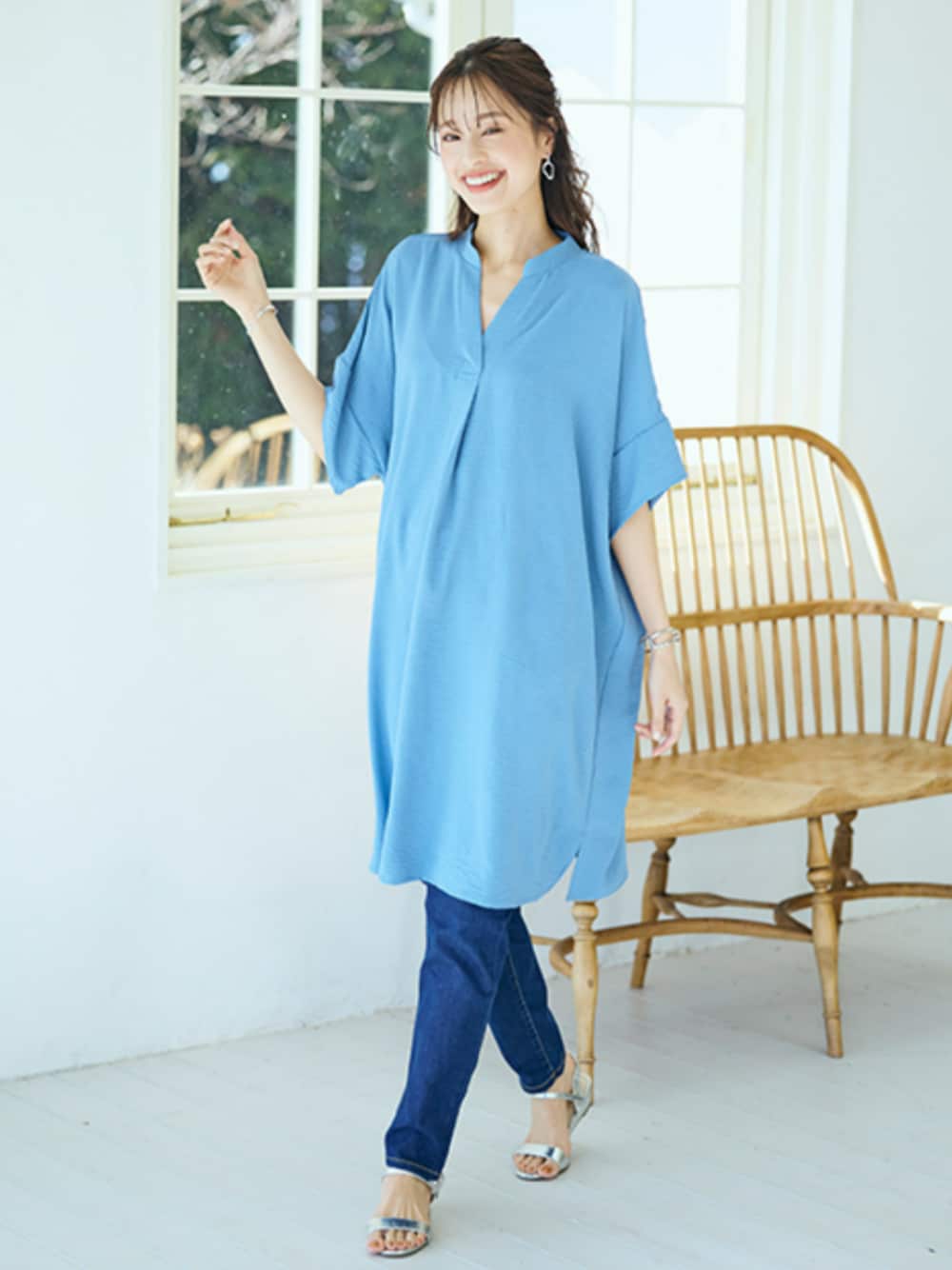 「モデル、大きいサイズレディースファッション、レギュラー、夏コーデ、pattok」｜「nissenのゆるフィットスキニーパンツ（選べる２レングス）＜大きいサイズ有＞（パンツ、ブルー系）」を使った、nissen Ladies Modelsさん（レディース・167cm）の春コーディネートの1枚目の写真