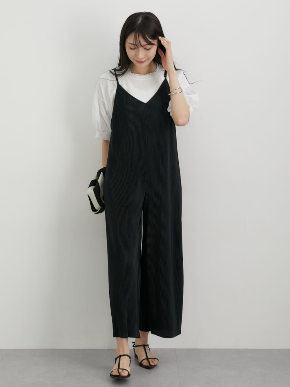「きれいめカジュアル、Be praised、モデル、レディースファッション」｜「nissenの異素材切替パフスリーブ半袖Ｔシャツ（Tシャツ/カットソー、ホワイト系）」を使った、nissen Ladies Modelsさん（レディース・164cm）の春コーディネートの1枚目の写真