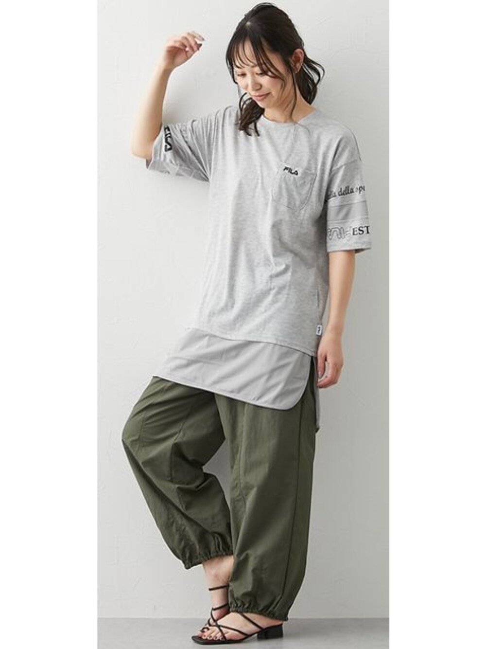 「レディースファッション、モデル、レギュラー、夏コーデ」｜「nissenの＜ＦＩＬＡ＞爽やかメッシュチュニック３色組（チュニック、その他）」を使った、nissen Ladies Modelsさん（レディース・160cm）の春コーディネートの1枚目の写真