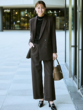 「アイテム（スーツパンツ）」を使った、nissen Ladies Modelsさん（レディース・169cm）の秋コーディネート