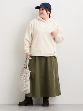 「アイテム（パーカー）」を使った、nissen Ladies Modelsさん（レディース・155cm）の秋コーディネート