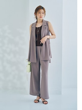 「アイテム（スーツセット、ベージュ系）」を使った、nissen Ladies Modelsさん（レディース・166cm）の秋コーディネート