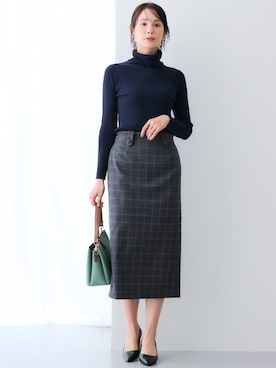 「7days Life Styling（セブンデイズライフスタイリング）の【あったか裏起毛】タブ付きミディ丈スカート（しわになりにくい・ストレッチ）<大きいサイズ有>（スカート、ブラック系）」を使った、nissen Ladies Modelsさん（レディース・167cm）の春コーディネート