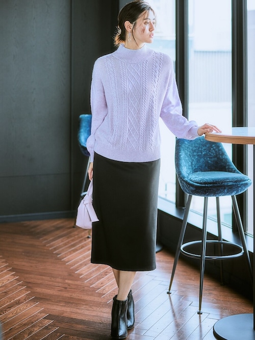 フロントケーブル編みハイネックニット（毛玉になりにくい・タンブル