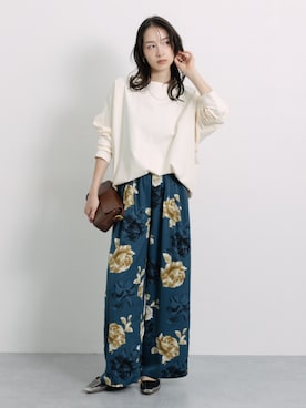 「nissen（ニッセン）のポンチ素材ボートネックコクーンシルエット長袖Ｔシャツ［Soiunique］（Tシャツ/カットソー、ホワイト系）」を使った、nissen Ladies Modelsさん（レディース・174cm）の夏コーディネート