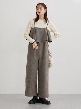 「アイテム（オールインワン・サロペット、ベージュ系）」を使った、nissen Ladies Modelsさん（レディース・169cm）の秋コーディネート