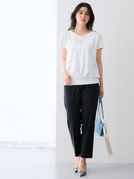 「nissen（ニッセン）の【ひんやり接触冷感】シルケット加工フレンチスリーブＶネックカットソートップス（Tシャツ/カットソー、ホワイト系）」を使った、nissen Ladies Modelsさん（レディース・155cm）の春コーディネート