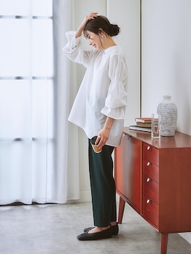 「nissen（ニッセン）の【褒められシルエット】テーパードパンツ（スラックス）」を使った、nissen Ladies Modelsさん（レディース・164cm）の夏コーディネート