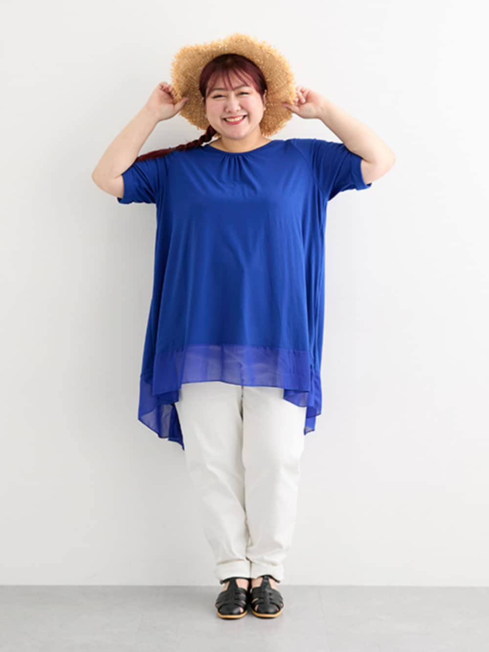 「大きいサイズレディースファッション、モデル、ぽっちゃり、夏コーデ、pattok、150cm台コーデ、25夏イベントコーデ_ぽっちゃり」｜「nissenの＜大きいサイズ＞吸汗速乾５分袖シフォン切替カットソーチュニック（チュニック、ブルー系）」を使った、nissen Ladies Modelsさん（レディース・155cm）の夏コーディネートの1枚目の写真