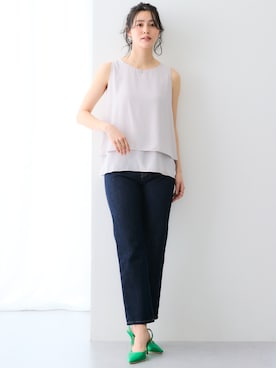 「nissen（ニッセン）のハイライズストレッチテーパードデニムパンツ（吸汗速乾・抗菌防臭）（デニムパンツ、ブルー系）」を使った、nissen Ladies Modelsさん（レディース・155cm）の春コーディネート