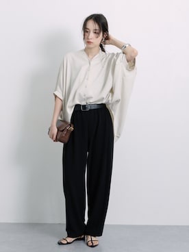 「nissen（ニッセン）の麻調ドルマンキーネックシャツ［Soiunique］（シャツ/ブラウス、ベージュ系）」を使った、nissen Ladies Modelsさん（レディース・174cm）の夏コーディネート