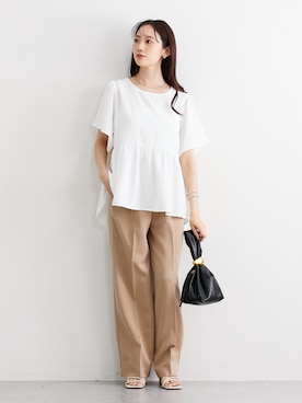 「nissen（ニッセン）のきれい見えセミワイドパンツ（パンツ、ベージュ系）」を使った、nissen Ladies Modelsさん（レディース・169cm）の夏コーディネート