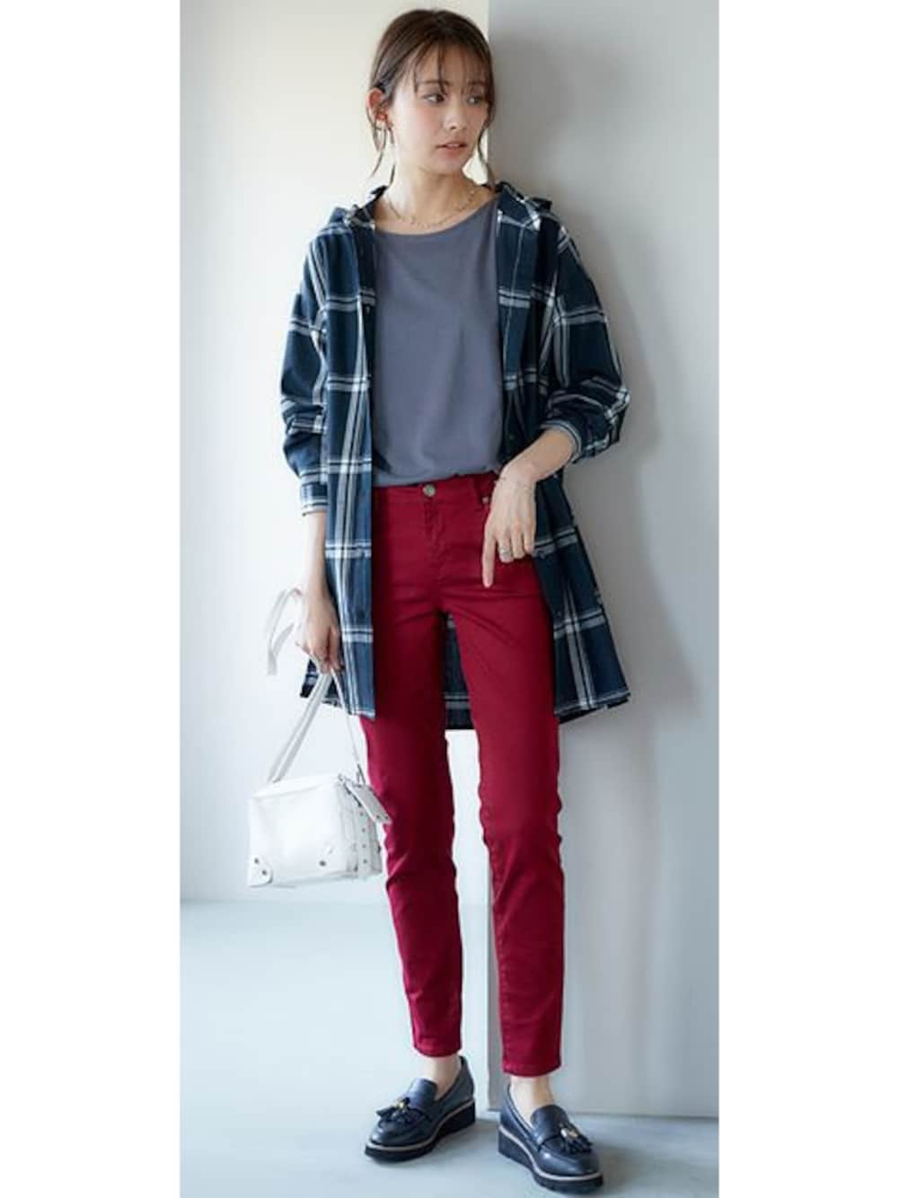 「レディースファッション、モデル、レギュラー、カジュアル、秋コーデ、エイジレス、30代」｜「Soiuniqueのボートネックタンクトップ［Soiunique］（タンクトップ、グレー系）」を使った、nissen Ladies Modelsさん（レディース・167cm）の夏コーディネートの1枚目の写真
