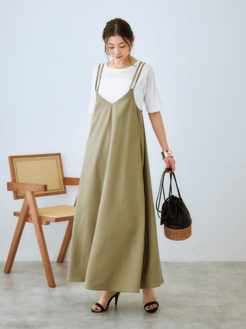 インナーにシアートップスを