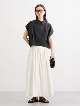 「nissen（ニッセン）のブロードコクーンシャツ［Soiunique］（シャツ/ブラウス、ブラック系）」を使った、nissen Ladies Modelsさん（レディース・169cm）の夏コーディネート