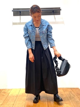 「アイテム（デニムジャケット）」を使った、農山　紗耶加さん（レディース・155cm）の夏コーディネート