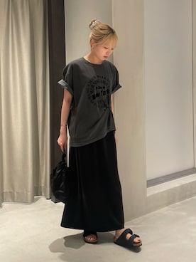 「URBAN RESEARCH DOORS（アーバンリサーチドアーズ）の『別注』GOOD ROCK SPEED×DOORS　ロゴサークルTシャツ（Tシャツ/カットソー、ブラック系）」を使った、とみーさん（レディース・157cm）の夏コーディネート