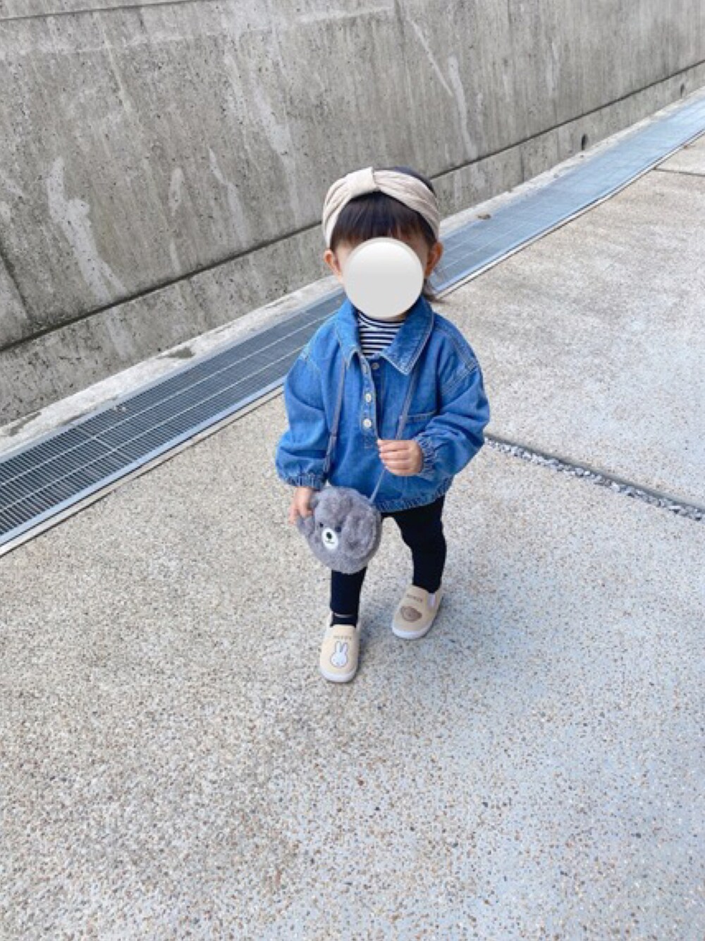 「おんなのこ、ザラ、ZARA、おさんぽ、kids、kidsfashion」｜「しまむらのアイテム（スリッポン、イエロー系）」を使った、☕️さん（キッズ・100cm）の秋コーディネートの1枚目の写真