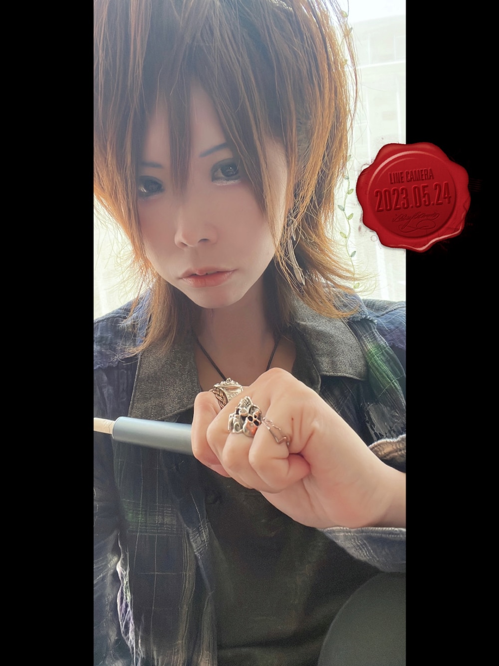 「休日コーデ、夏服、きれいめカジュアル、CIVARIZE、シヴァーライズ、行事、懇談会、V系、お兄系、スジ盛り、M字バング、大人カジュアル、オフモード、ペンキ加工、kitson」｜「kitsonのアイテム（ポロシャツ、グレー系）」を使った、✨独身貴族✨さん（レディース・151cm）の春コーディネートの1枚目の写真