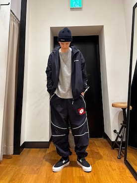 「アイテム（スリッポン）」を使った、鎌田　真平さん（メンズ・172cm）の秋コーディネート