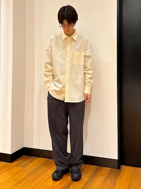 「URBAN RESEARCH（アーバンリサーチ）のSALOMON　XA PRO 3D（スニーカー、ブラック系）」を使った、鎌田　真平さん（メンズ・172cm）の秋コーディネート