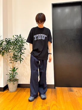 「URBAN RESEARCH（アーバンリサーチ）のTHUR JUST DOT SHORT-SLEEVE T-SHIRTS（Tシャツ/カットソー、ブラック系）」を使った、鎌田　真平さん（メンズ・172cm）の秋コーディネート